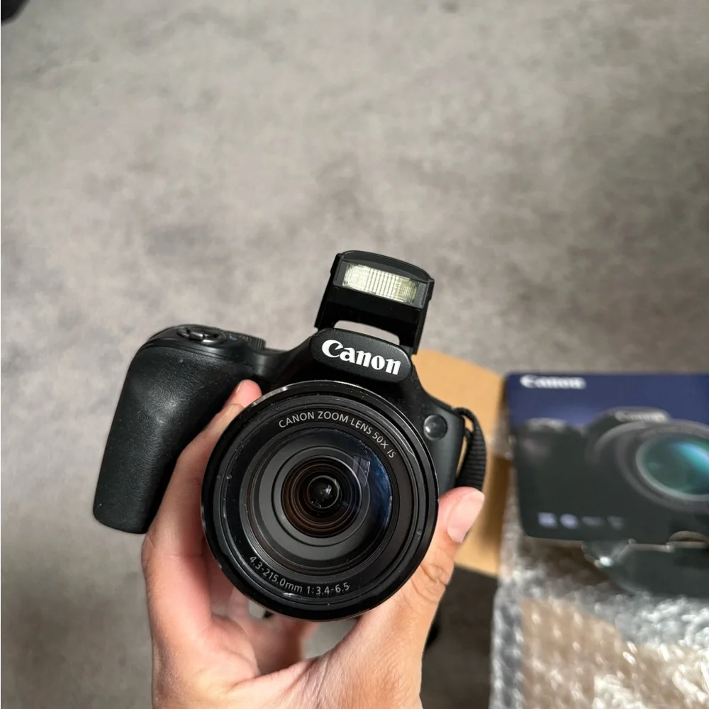 Canon Black Digital Camera with Zoom Lens